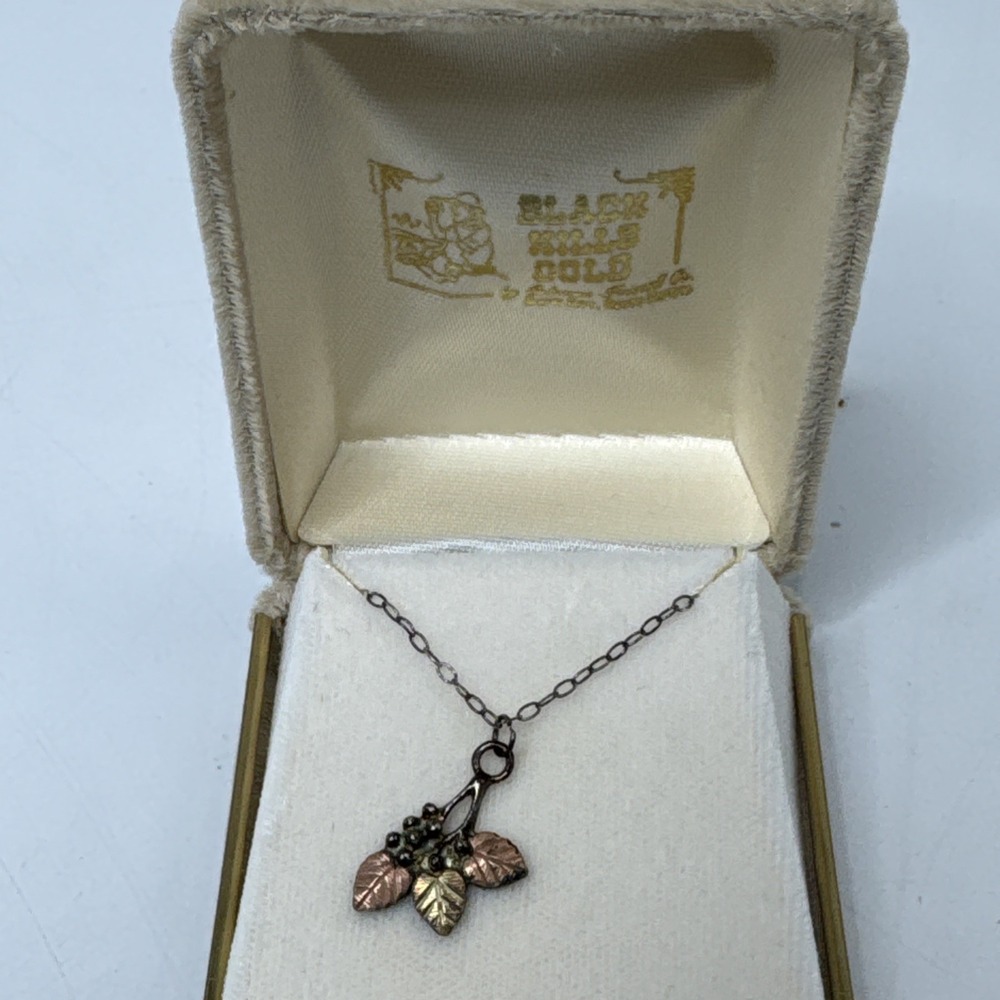 10k Multi-tone Gold Grape Leaf Vine Pendant, Black Hills style,